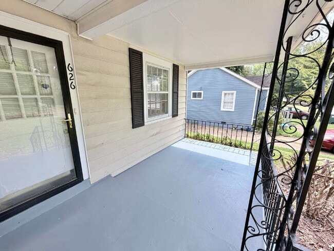 Building Photo - 626 Shotwell St