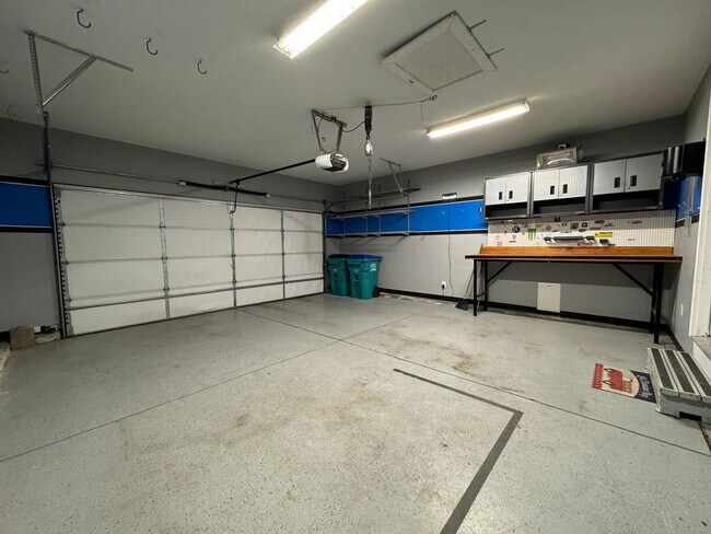 Building Photo - Wonderful Home in Wellington