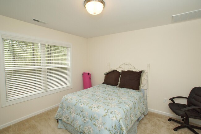 Building Photo - 105 Cobalt Creek Way