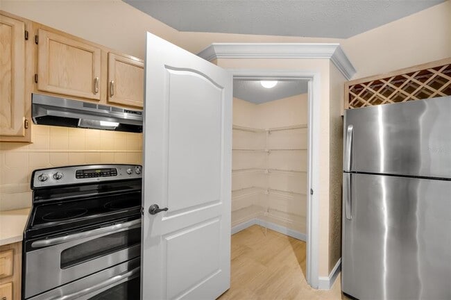 Building Photo - 755 Mainsail Dr