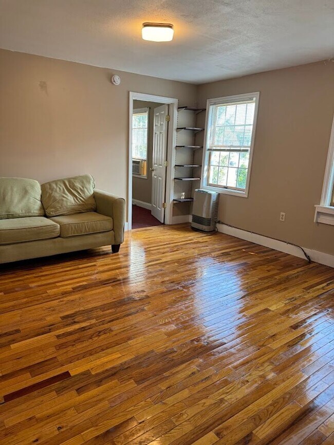 Building Photo - Portsmouth 1 bedroom