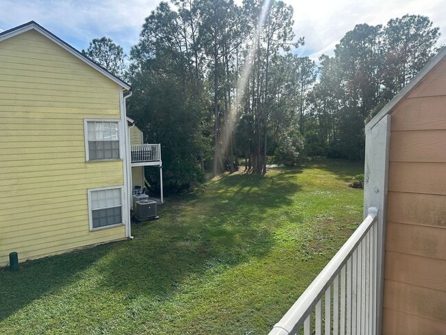 Building Photo - Spacious 3 bedroom condo, perfectly located near shopping & attractions!