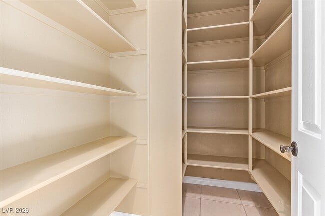 Building Photo - 9805 Queen Charlotte Dr