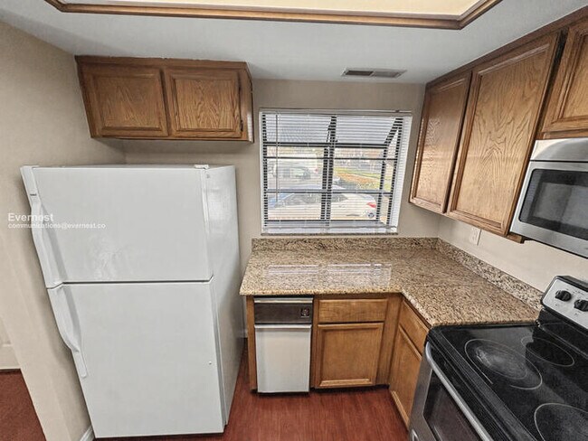 Building Photo - 6395 Joaquin Murieta Ave