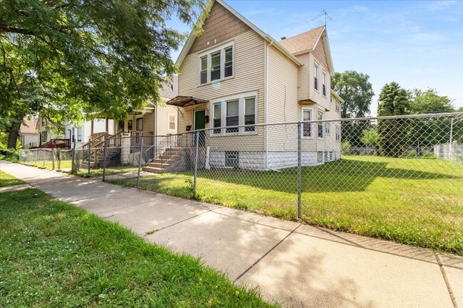 Primary Photo - 257 W 109th Pl