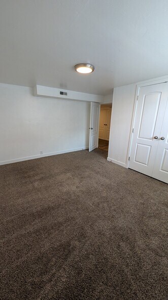 Building Photo - 1468 E 580 S St