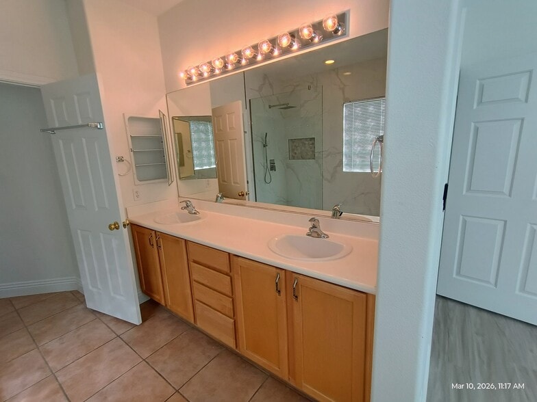 Building Photo - 7918 Mustang Canyon St