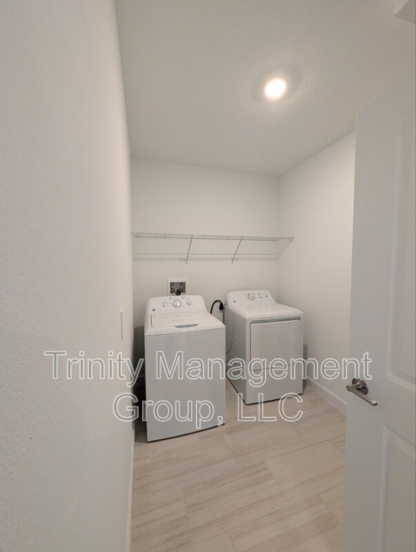 Building Photo - 10754 Gable Dig Lp