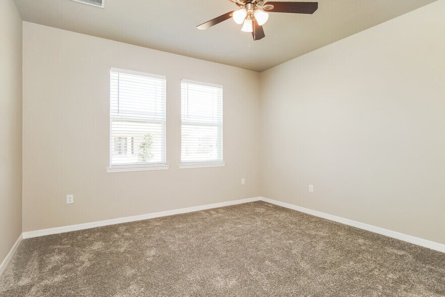 Building Photo - 2260 Crossbow St