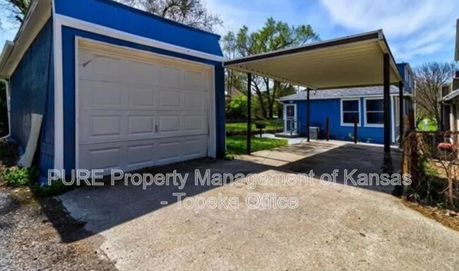 Building Photo - 2937 The Paseo