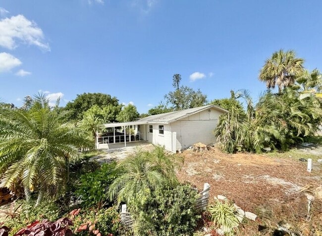 Building Photo - 603 64th Ave W