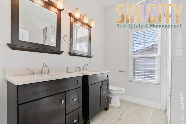 Building Photo - 2854 W Agate Ave