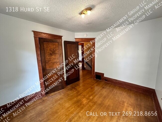 Building Photo - Eastown Three Bedroom Clean Home
