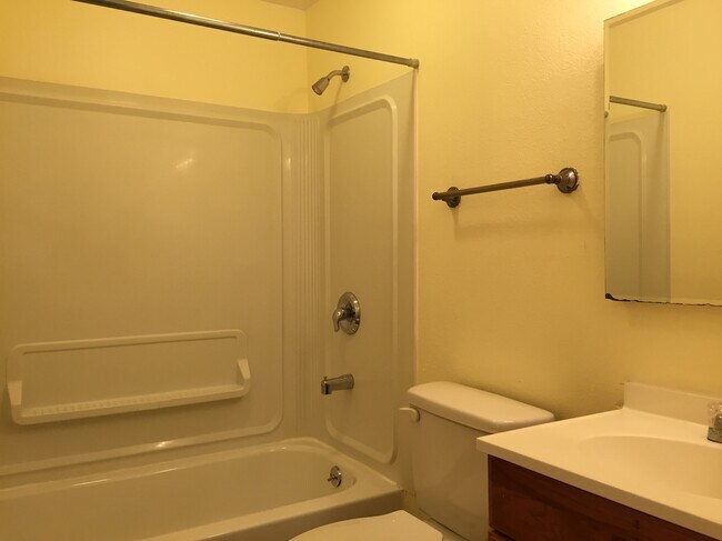 Building Photo - 2217 F St SE