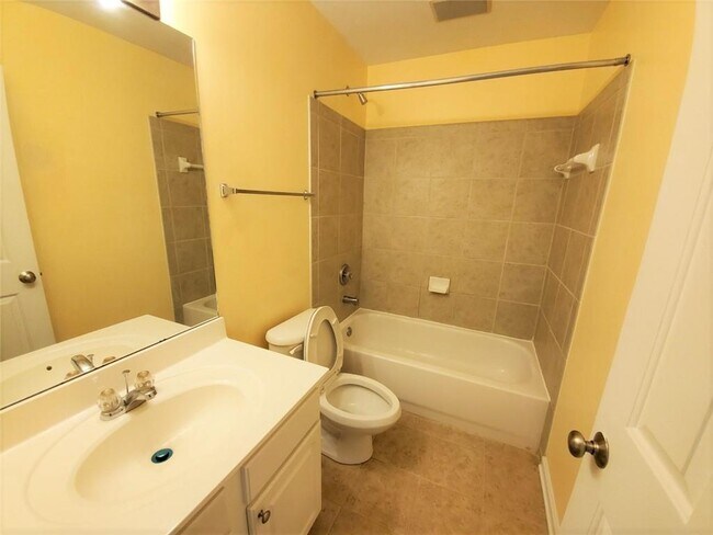 Building Photo - 2087 Deptford Dr