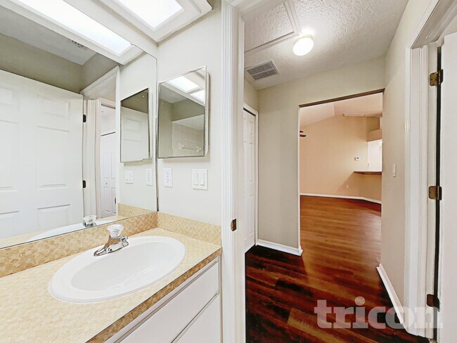 Building Photo - 3233 Ambassador Ave