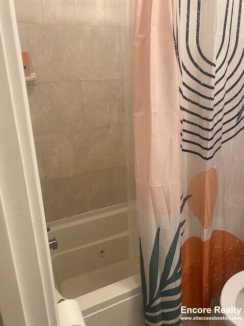 Building Photo - 1089 Beacon St