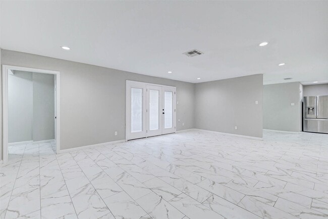 Building Photo - 5439 Lymbar Dr