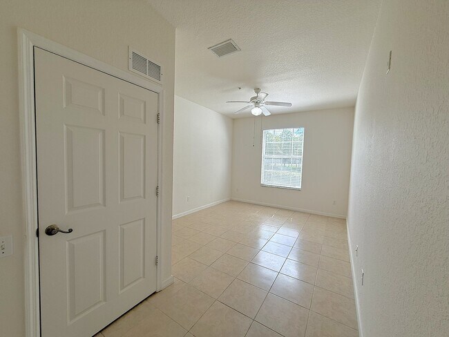 Building Photo - 13584 Turtle Marsh Loop