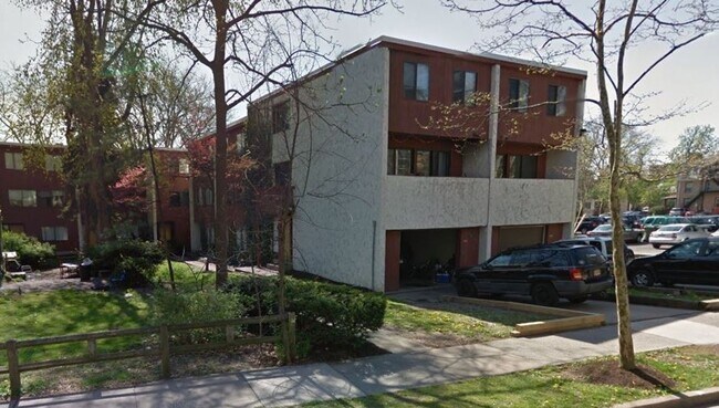 Primary Photo - Townhome at the Commons on Foster Avenue
