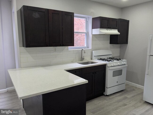 Building Photo - 178 W Hanover St