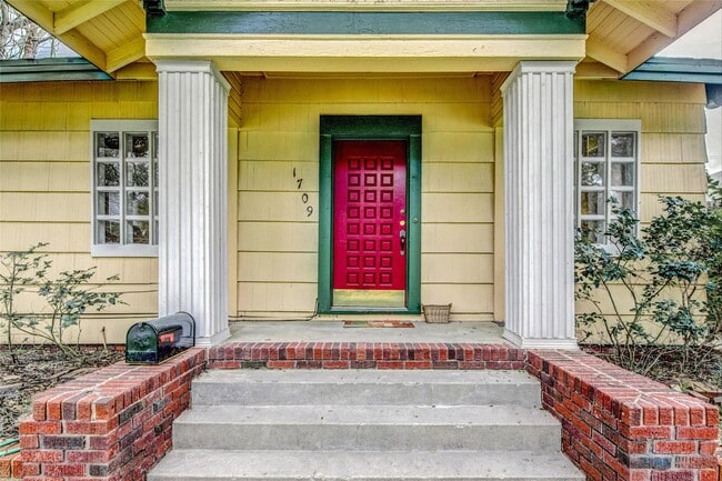 Building Photo - 1709 Missouri St