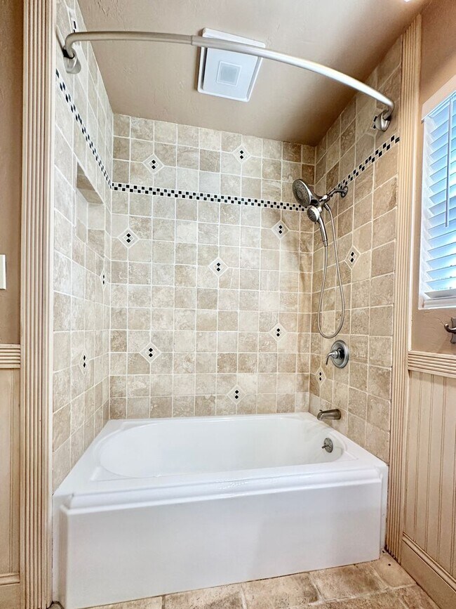 Building Photo - Beautiful Home, in Quiet Country Setting, Large, Private, Fenced Yard Space, with Landscaper Incl...