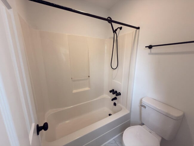 Building Photo - Move-In ready-Rosewood 3BR w/ Fenced Yard + Pet Friendly