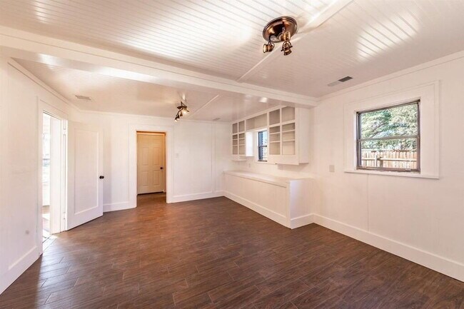 Building Photo - Ready for Summer and Fall Semester 2026! Spacious Four Bedroom near Texas Tech!