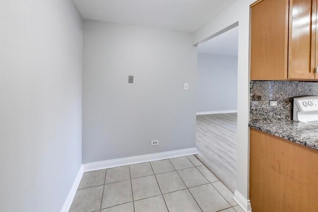 Building Photo - 6340 Americana Dr