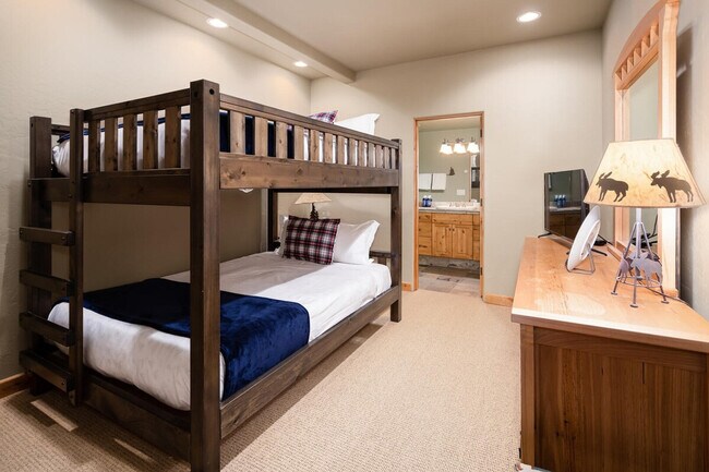 Building Photo - 4 Mountain Home Rd