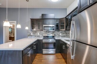 Building Photo - 3105 W 27th St