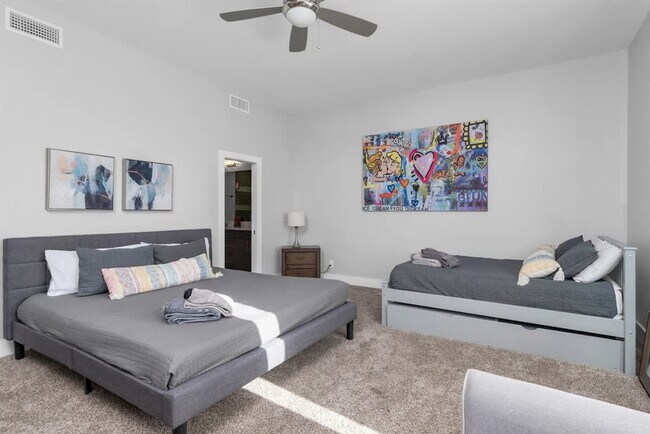 Building Photo - 12A Fern Ave