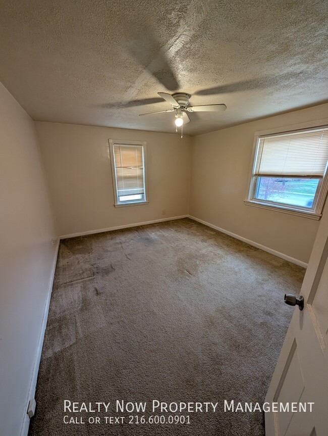 Building Photo - 25270 Lake Shore Blvd-