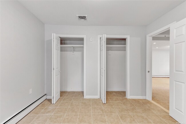 Building Photo - 675 S Long Beach Ave