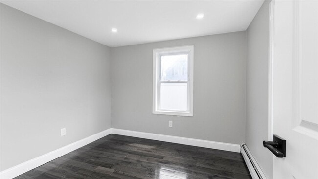 Building Photo - 23 Lynn St