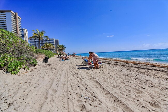 Building Photo - 2080 S Ocean Dr