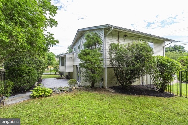 Building Photo - 6500 Wilson Ln
