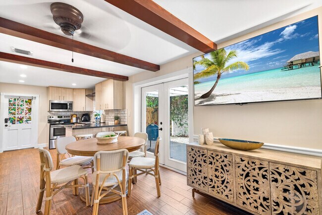 Building Photo - 303 Lang Rd