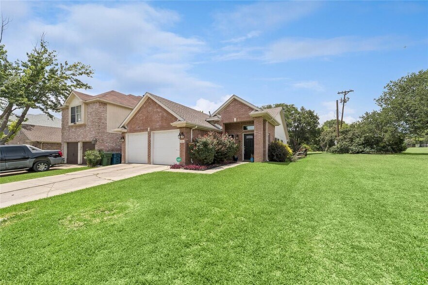 Building Photo - 1701 Prescott Dr