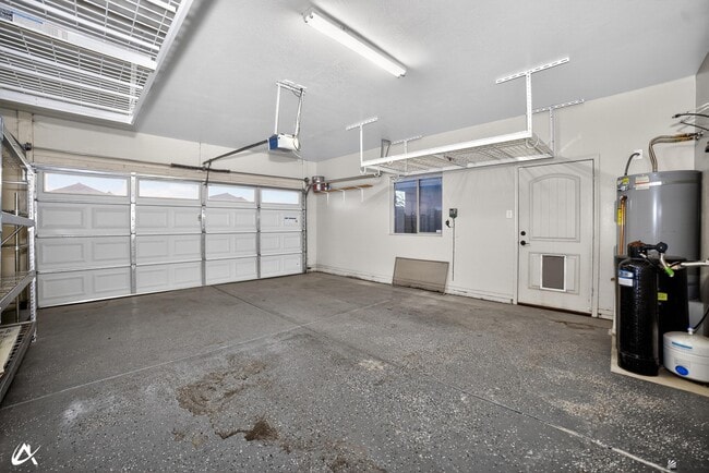 Building Photo - 2523 S 41st Ave