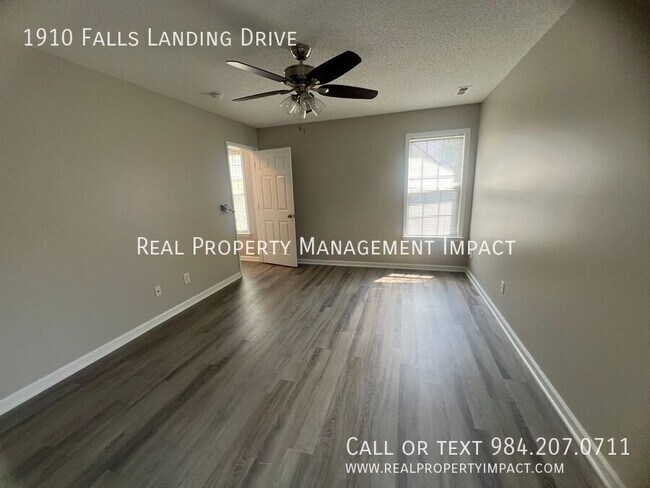Building Photo - 1910 Falls Landing Dr