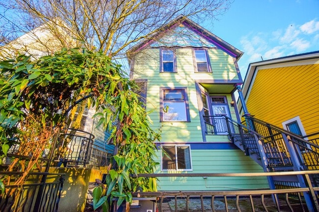 Building Photo - 22-128