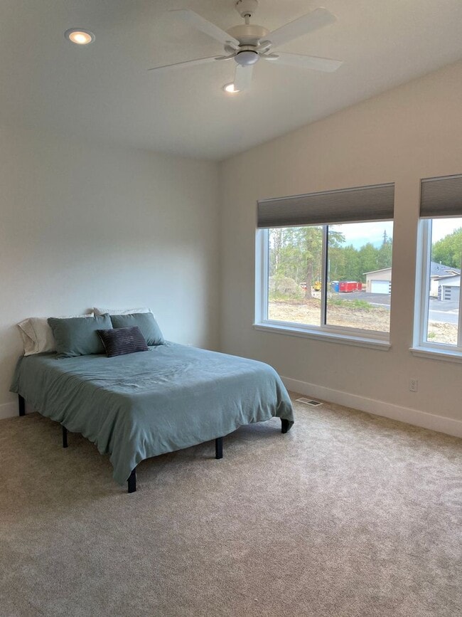 Building Photo - 5466 Sandhill Lp