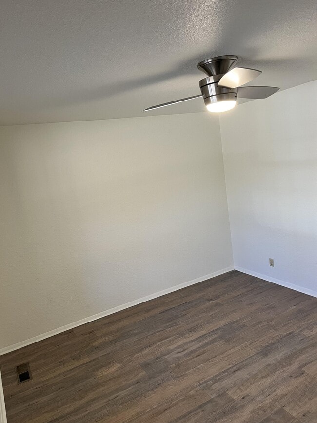 Building Photo - 135 Orchard Dr