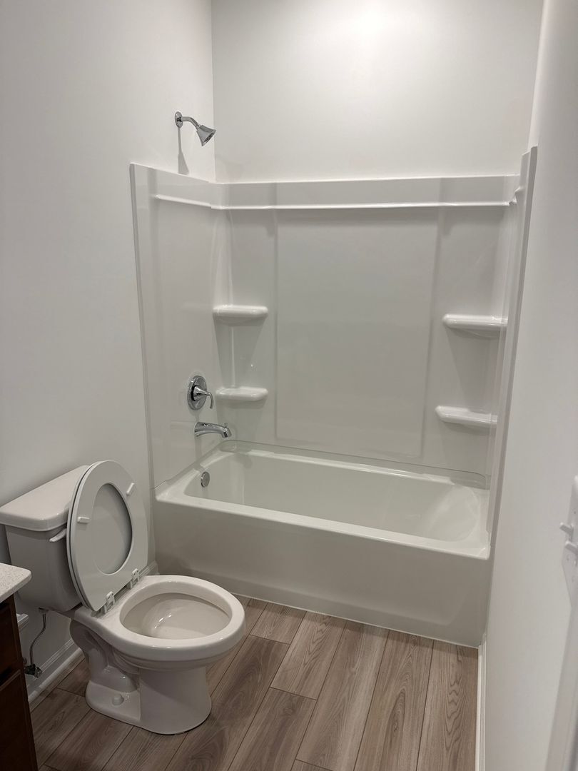 Building Photo - 7603 Honeysuckle Ln