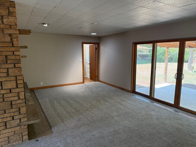 Building Photo - Spacious 2-Bed Home Packed With Comfort and Upgrades