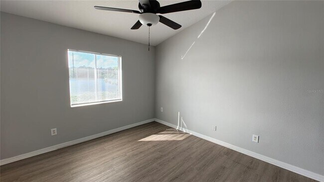 Building Photo - 145 N Pearl Lake Causeway