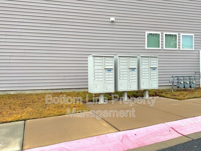 Building Photo - 13450 Savannah Point Dr