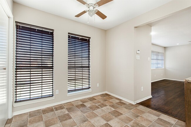 Building Photo - 10818 Sharondale Ln